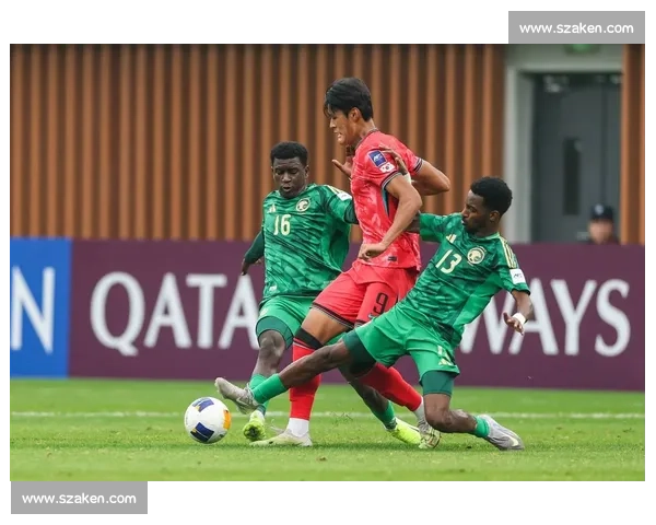 这球进了，我就把显示器吃了！世界杯惊险进球！